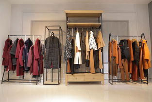 女裝尾貨品牌折扣老板偏愛(ài)走份批發(fā)的背后邏輯與輔料銷(xiāo)售策略